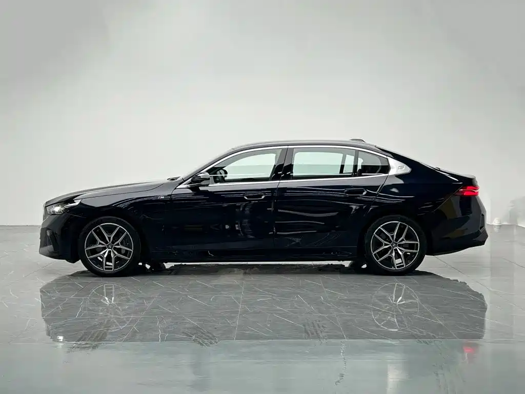 BMW i5 — миниатюра 3