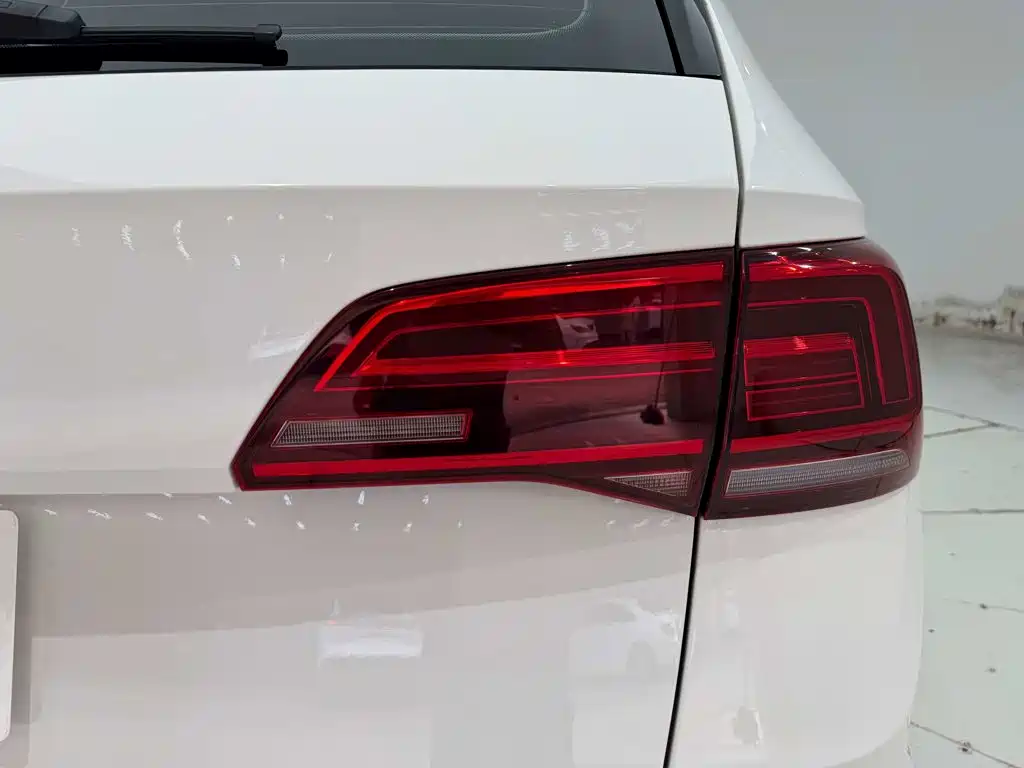Volkswagen Tharu — миниатюра 10