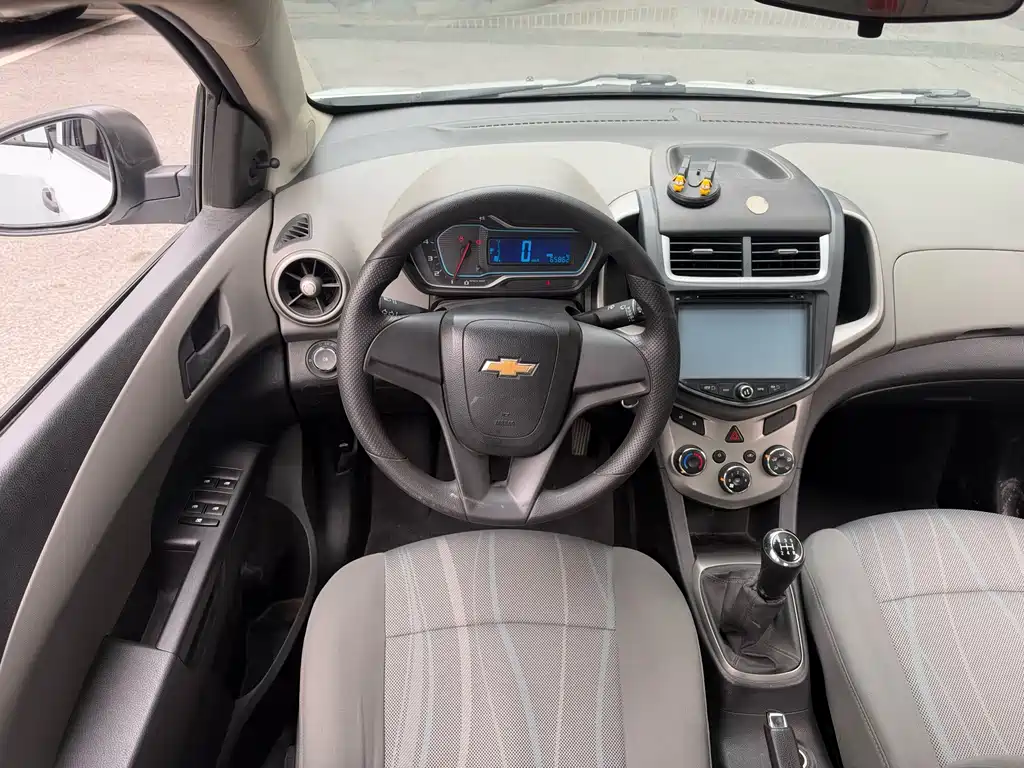 Chevrolet Aveo — миниатюра 14