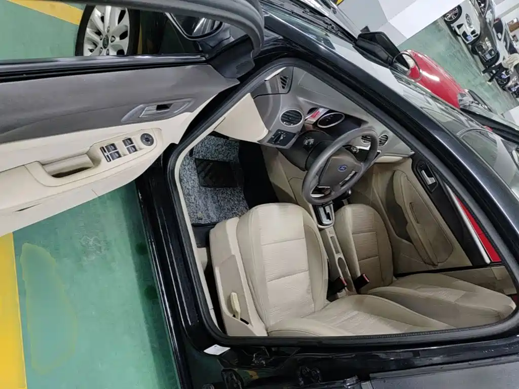 Ford Focus — миниатюра 16