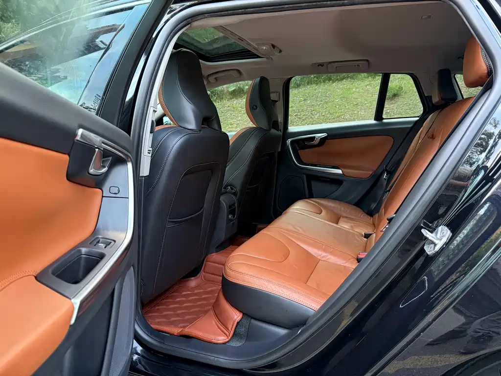 Volvo V60 — миниатюра 7