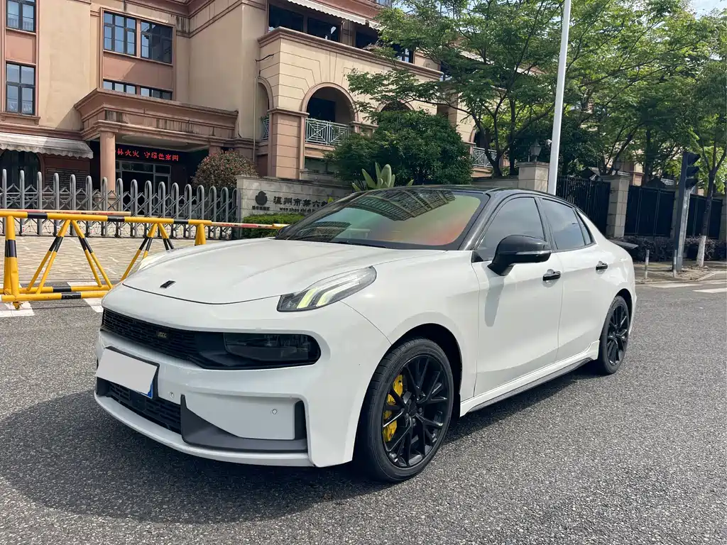 Купить Lynk & Co 03