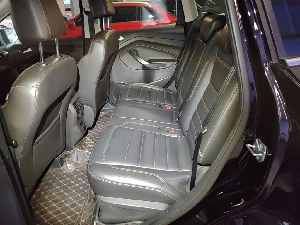 Ford Kuga — миниатюра 17