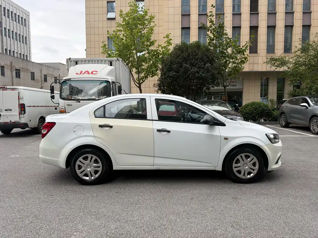 Chevrolet Aveo — миниатюра 4