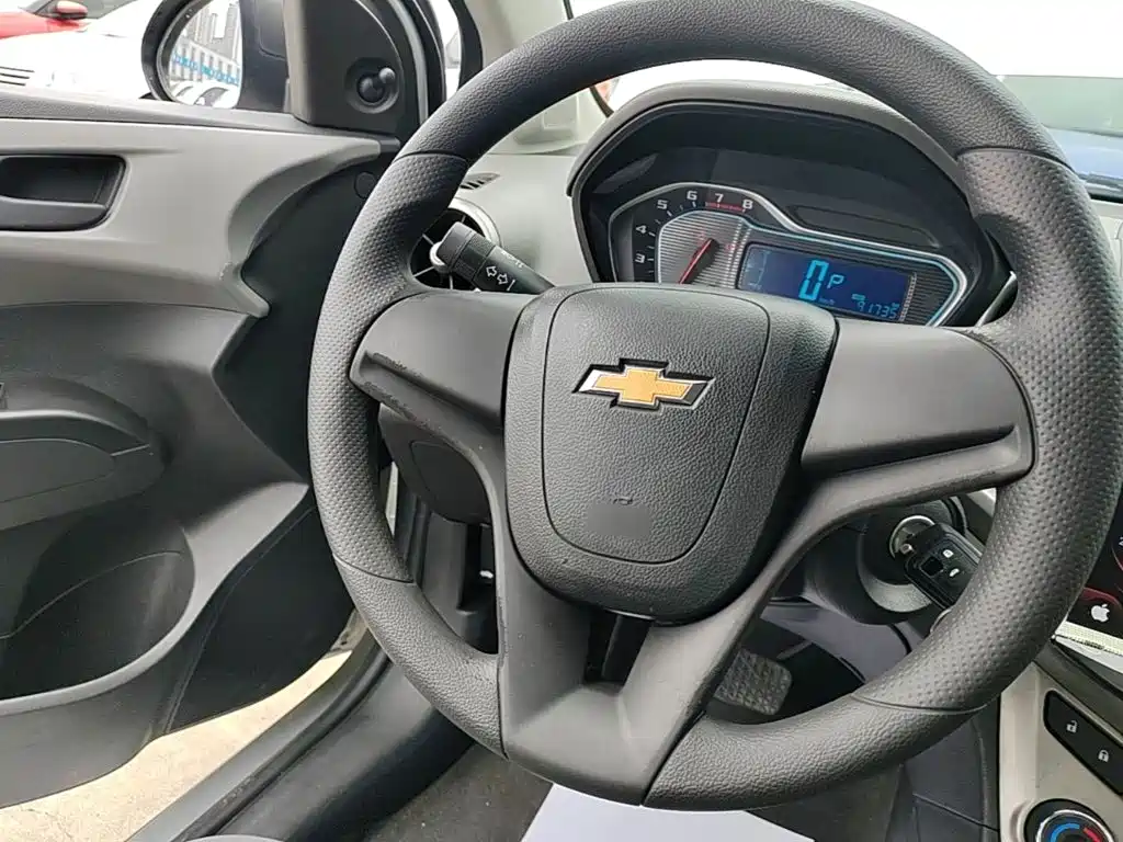 Chevrolet Aveo — миниатюра 11