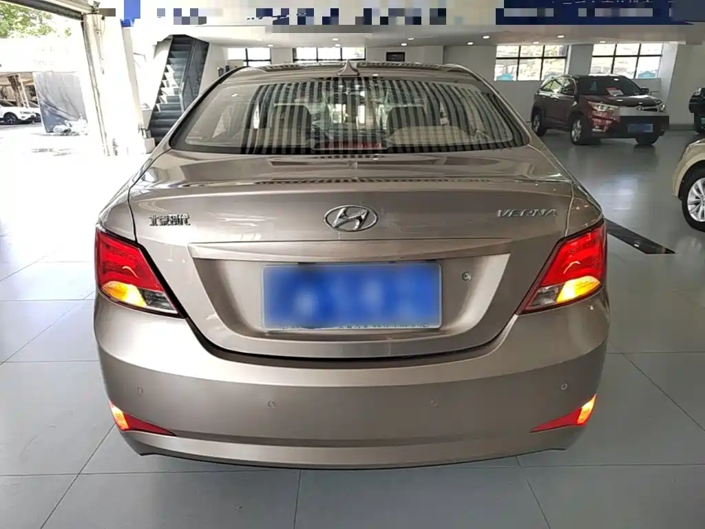 Hyundai Verna — миниатюра 6