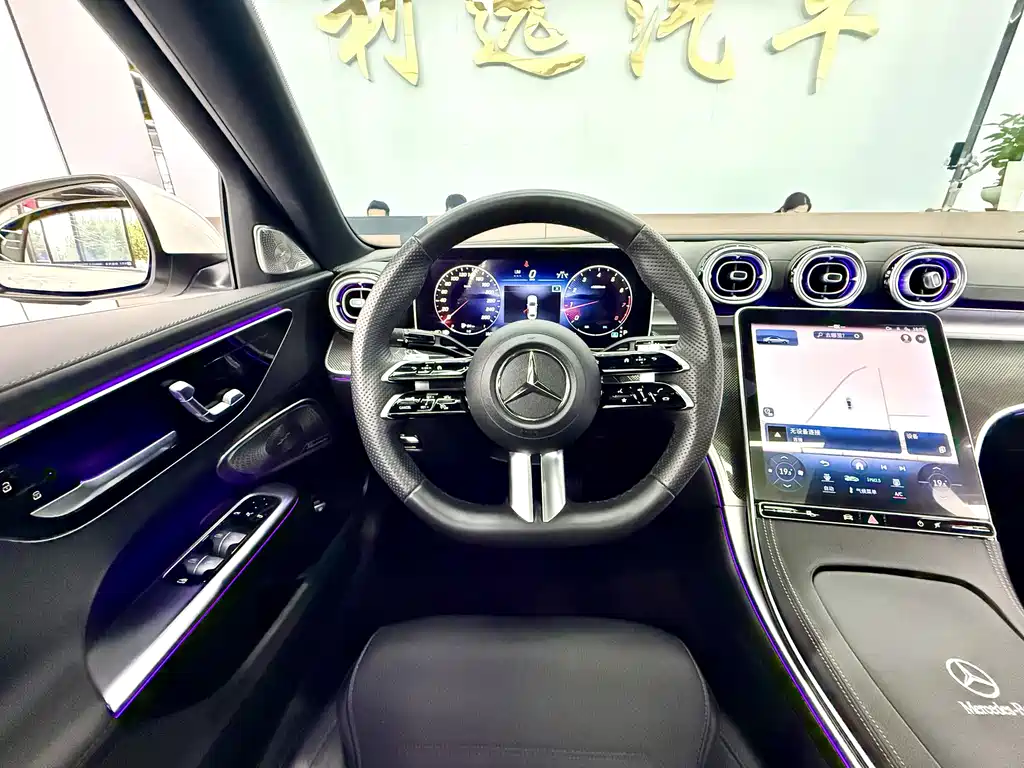 Mercedes-Benz C-Class — миниатюра 8