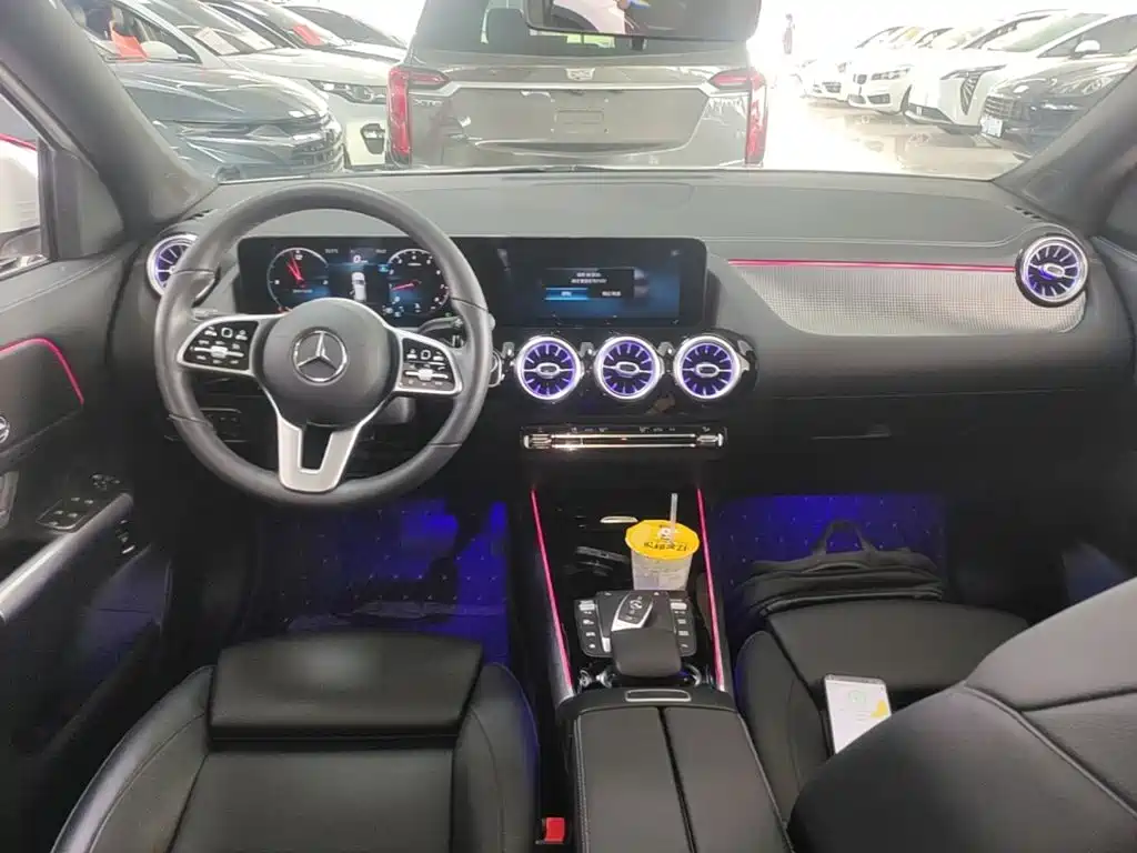 Mercedes-Benz GLA — миниатюра 10
