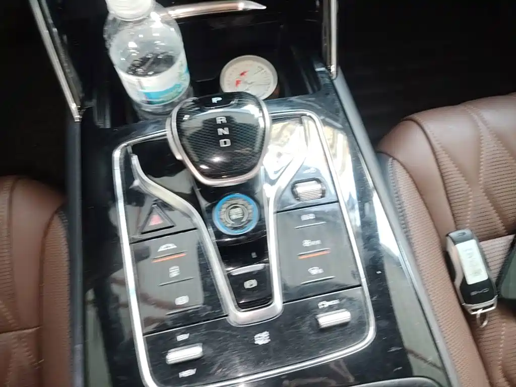 BYD Tang New Energy — миниатюра 14