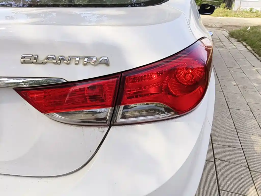 Hyundai Elantra Langdong — миниатюра 8