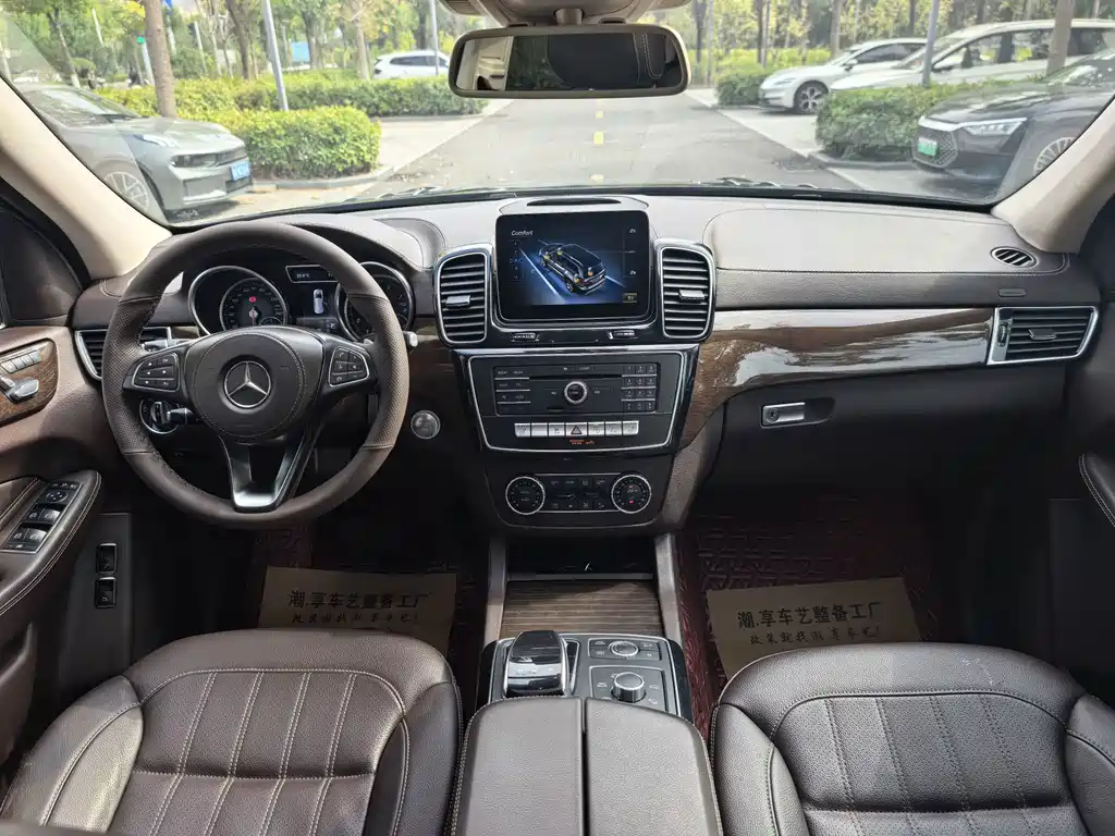 Mercedes-Benz GLS — миниатюра 8