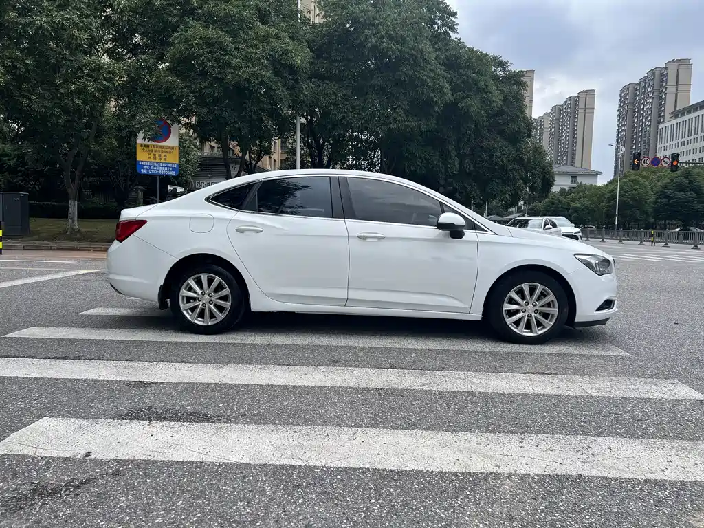 Buick Verano — миниатюра 7