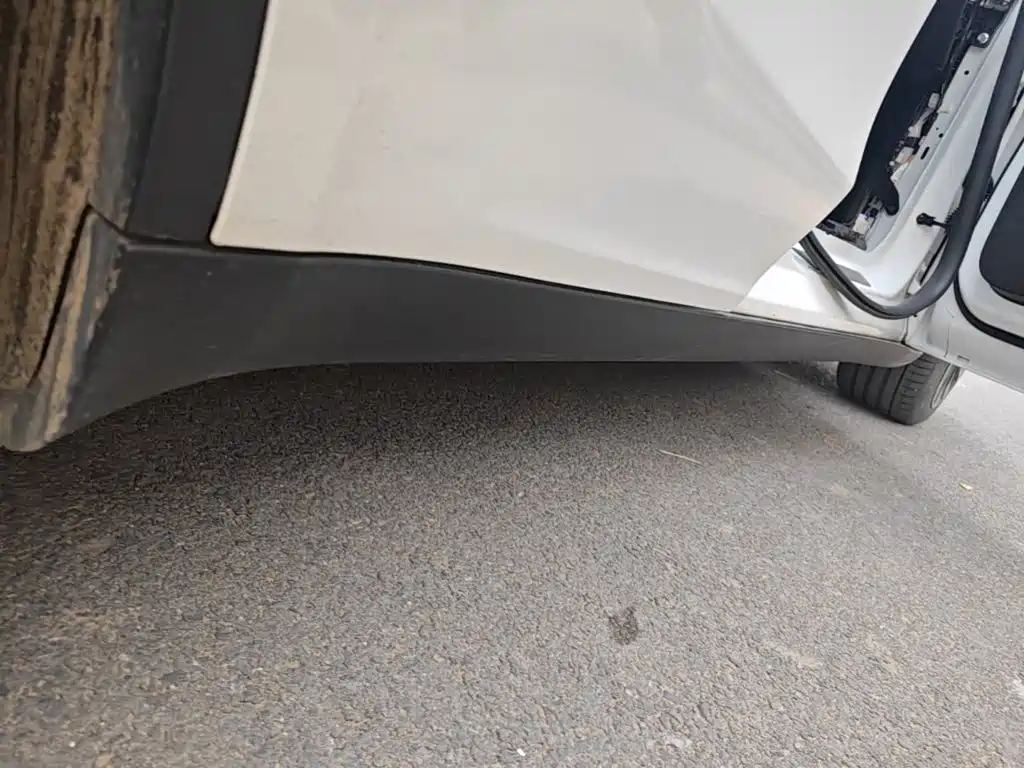 Tesla Model Y — миниатюра 21