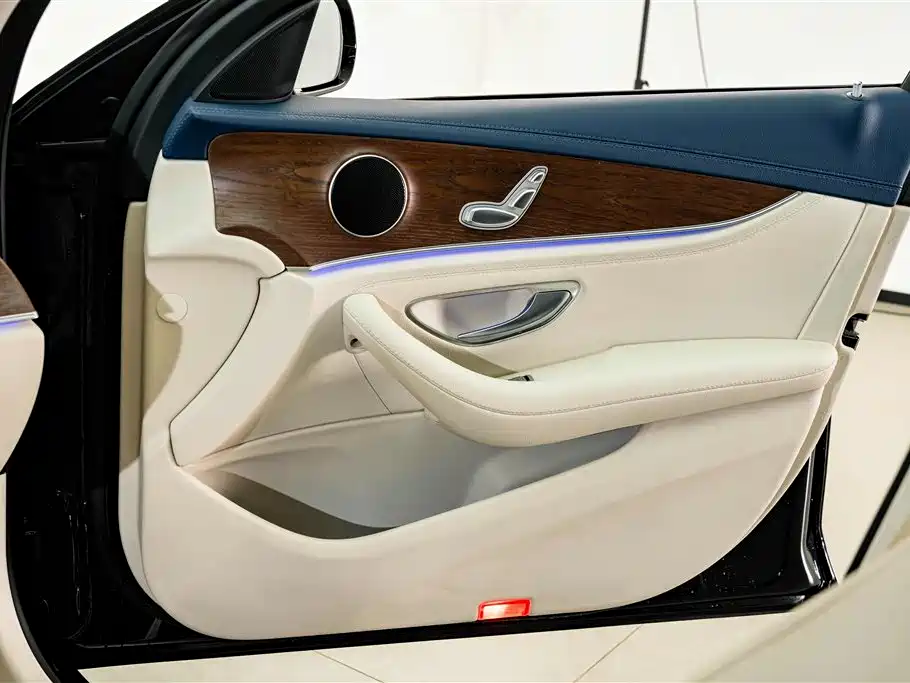 Mercedes-Benz E-Class — миниатюра 15