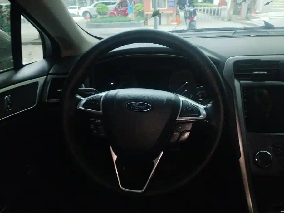 Ford Mondeo — миниатюра 15