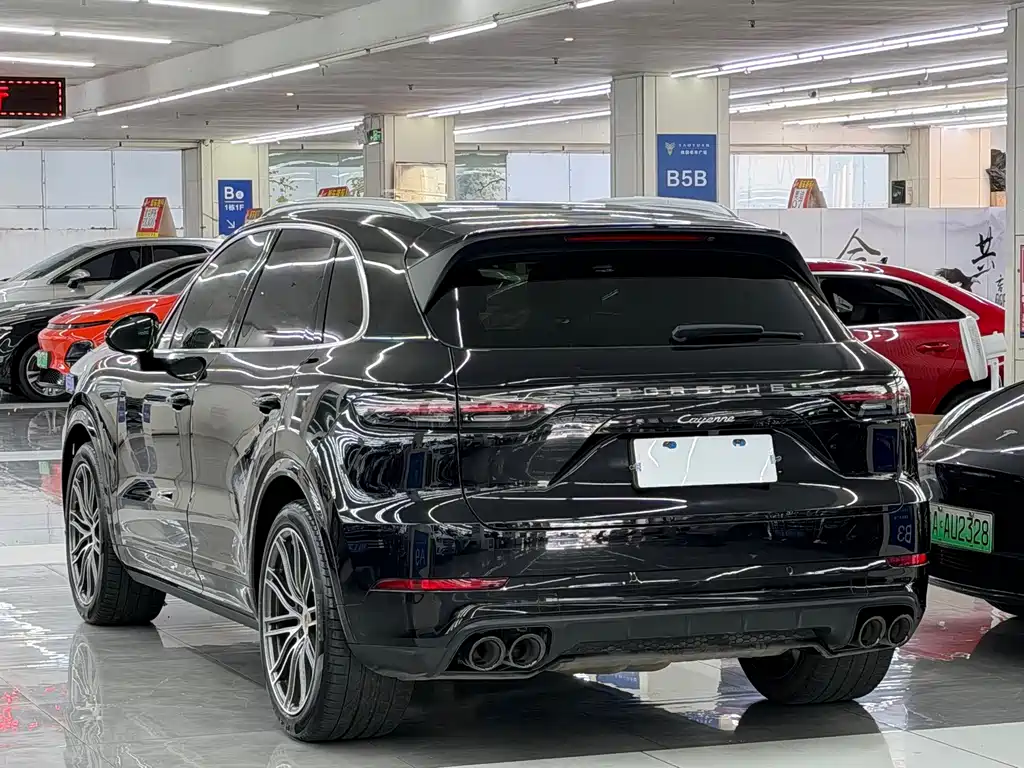 Porsche Cayenne — миниатюра 13