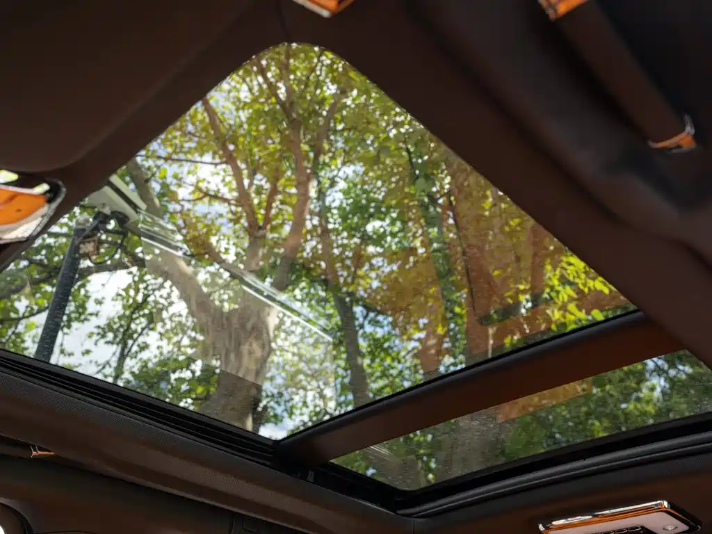 Rolls-Royce Cullinan — миниатюра 20