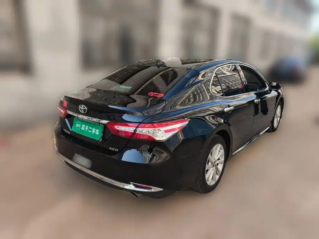 Toyota Camry — миниатюра 4