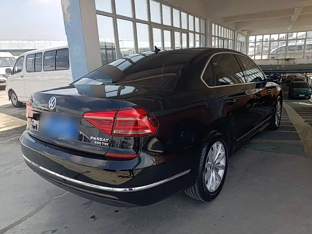 Volkswagen Passat — миниатюра 7