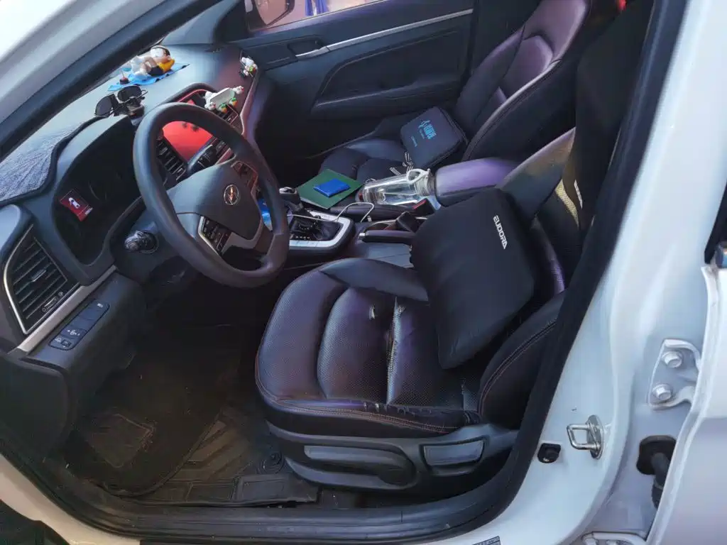 Hyundai Elantra — миниатюра 8