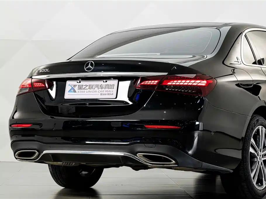 Mercedes-Benz E-Class — миниатюра 7