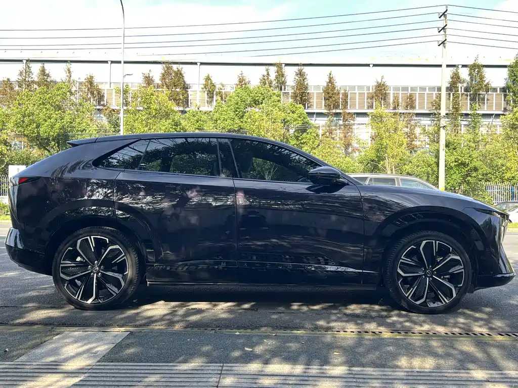 Mazda EZ-60 — миниатюра 4