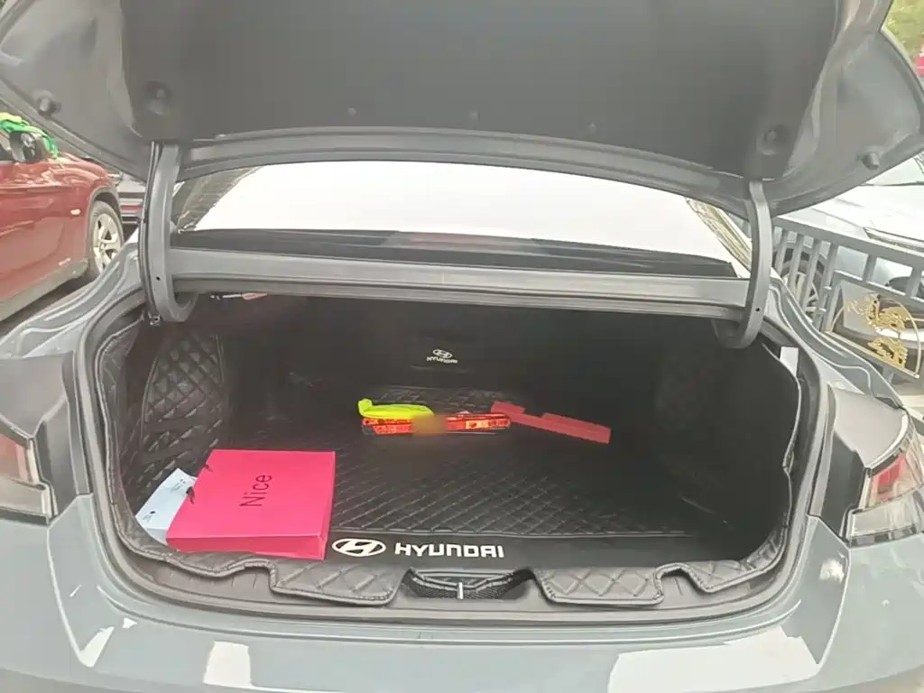 Hyundai Elantra — миниатюра 19