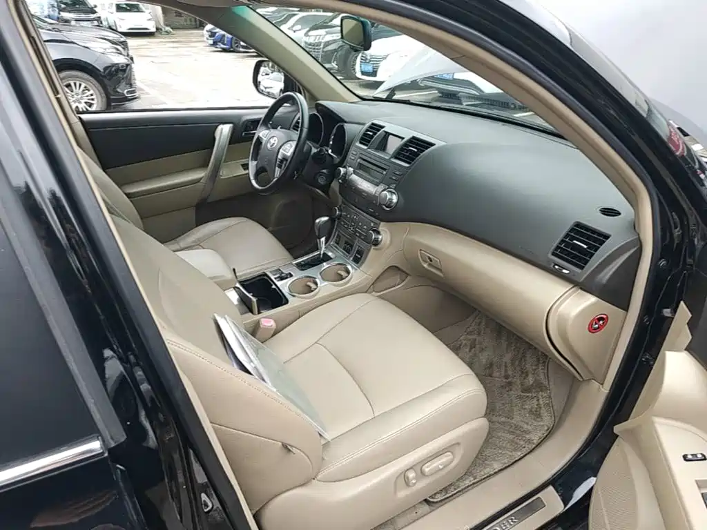 Toyota Highlander — миниатюра 9