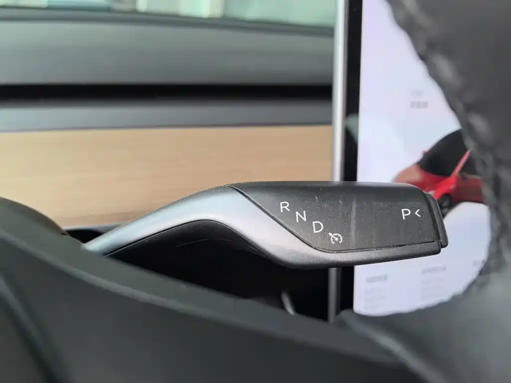 Tesla Model 3 — миниатюра 14