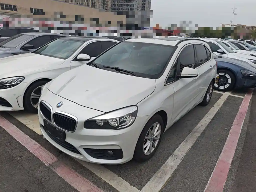 BMW 2 Series Active Tourer — миниатюра 2
