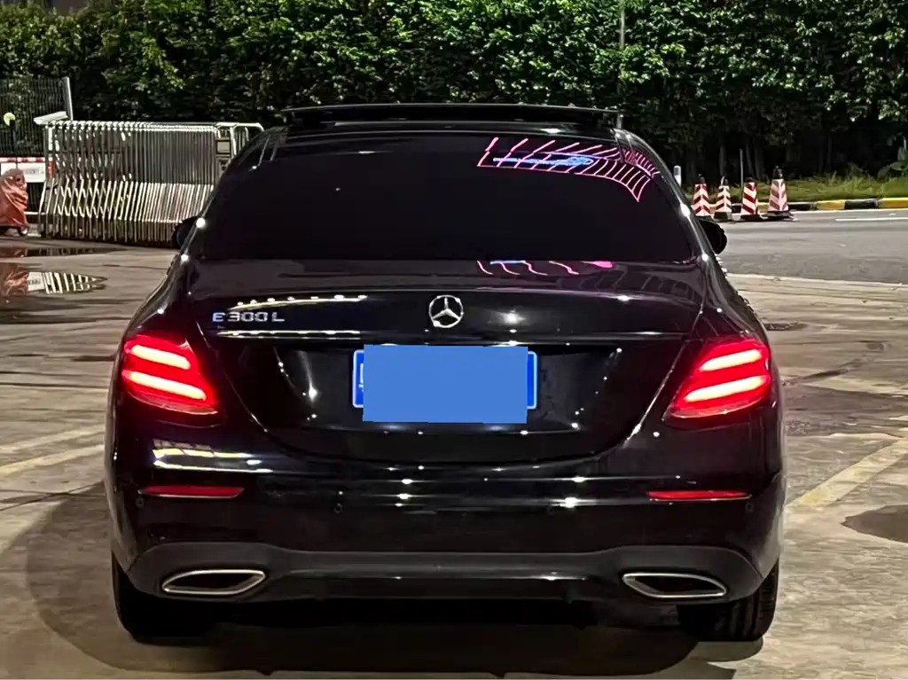 Mercedes-Benz E-Class — миниатюра 4