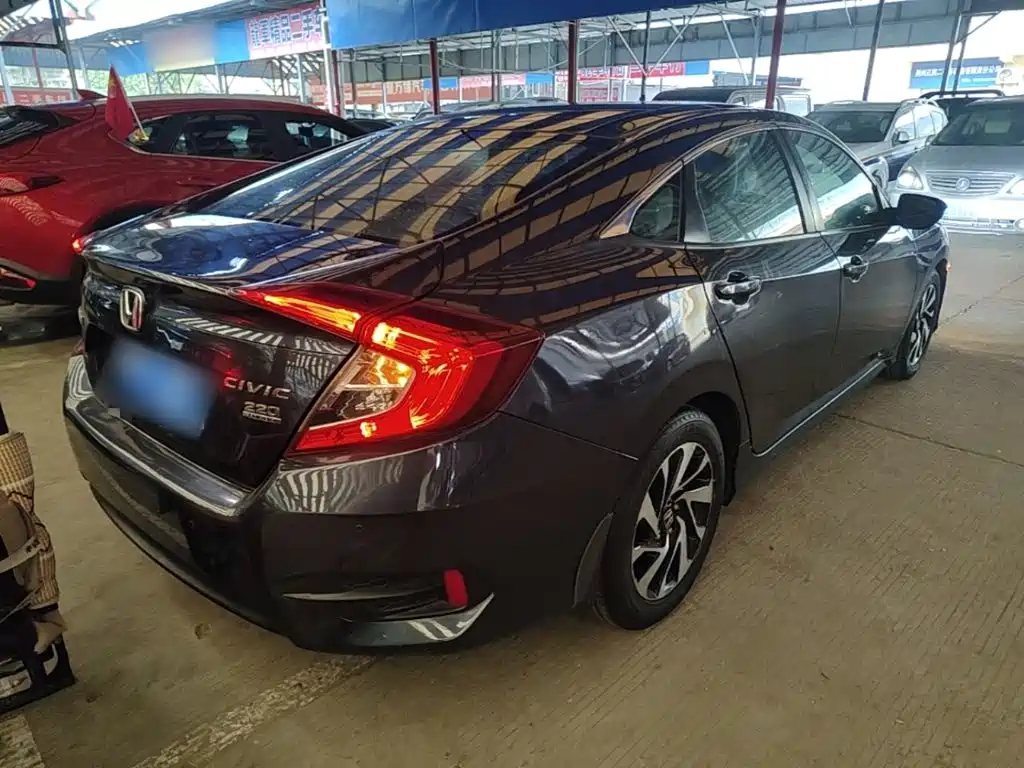 Honda Civic — миниатюра 7