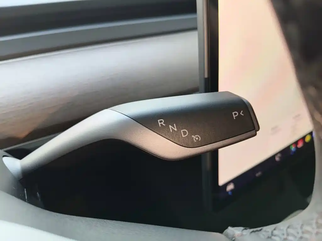 Tesla Model 3 — миниатюра 14