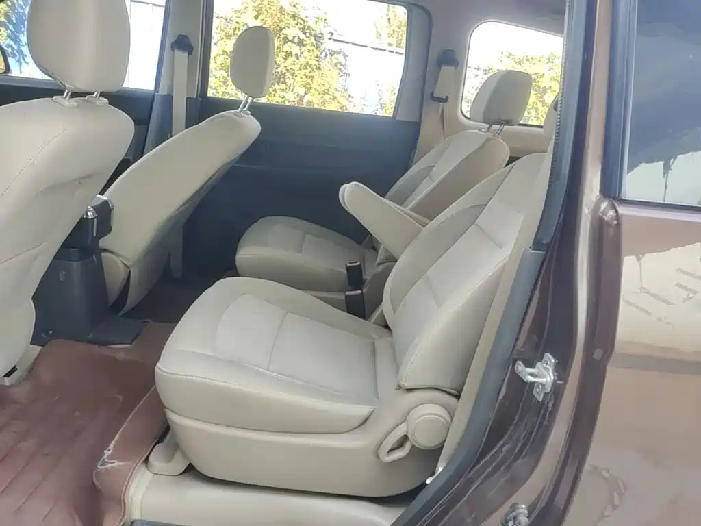 Wuling Hongguang — миниатюра 17