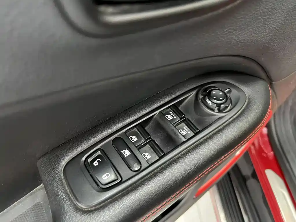 Jeep Compass — миниатюра 15