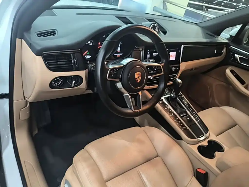 Porsche Macan — миниатюра 10