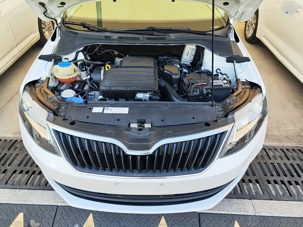 Skoda Rapid — миниатюра 20