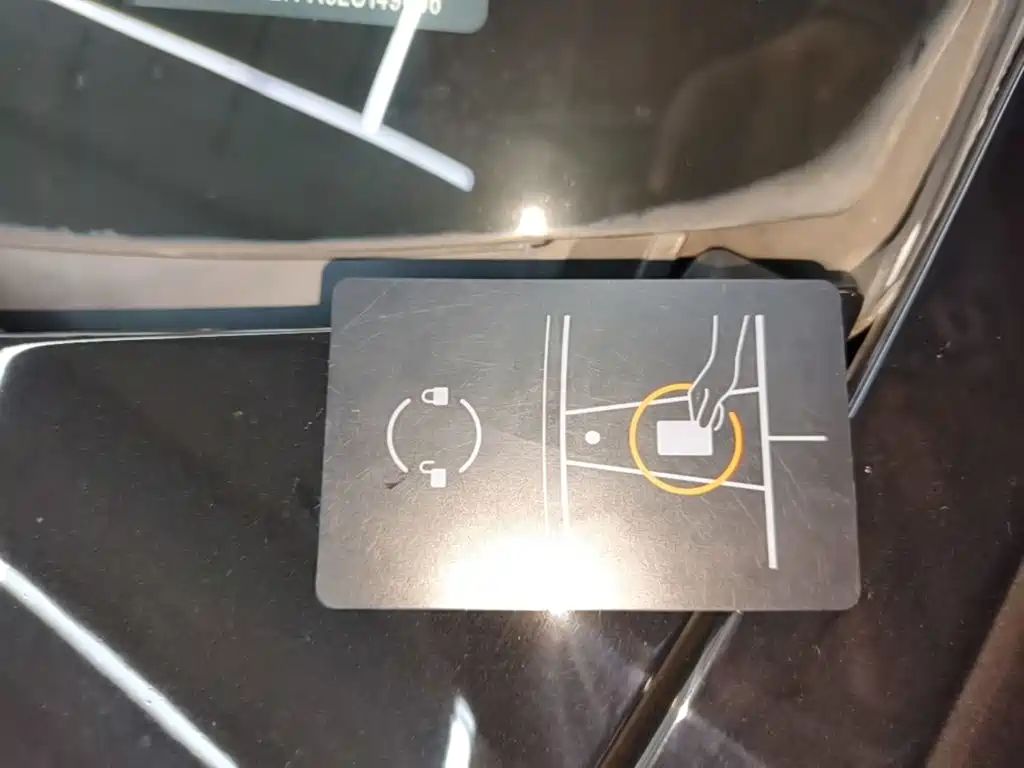 Tesla Model 3 — миниатюра 9