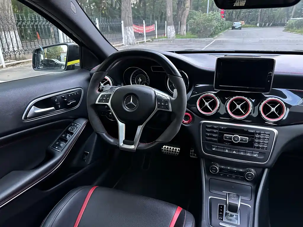 Mercedes-Benz GLA AMG — миниатюра 32