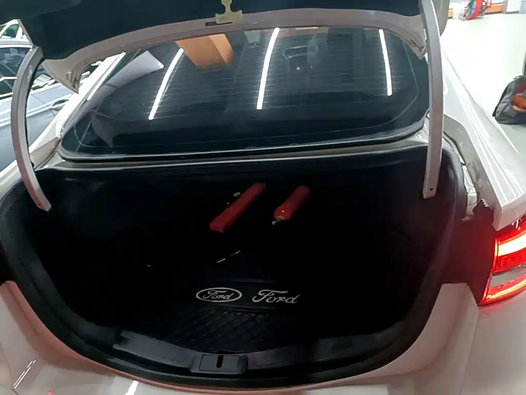 Ford Mondeo — миниатюра 19