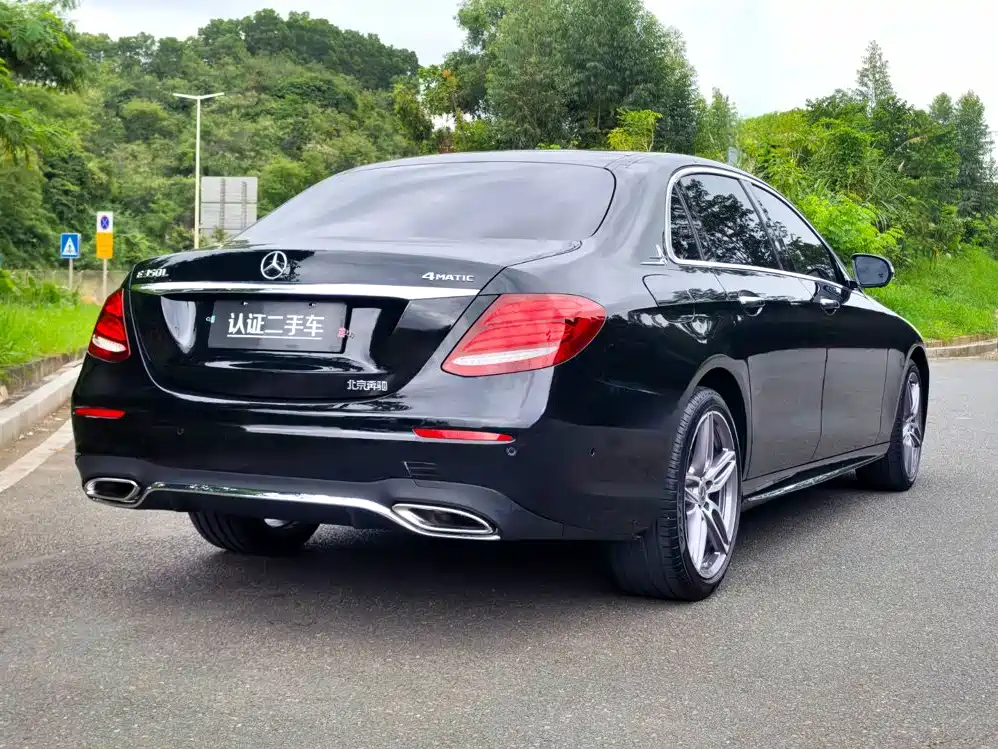 Mercedes-Benz E-Class — миниатюра 7