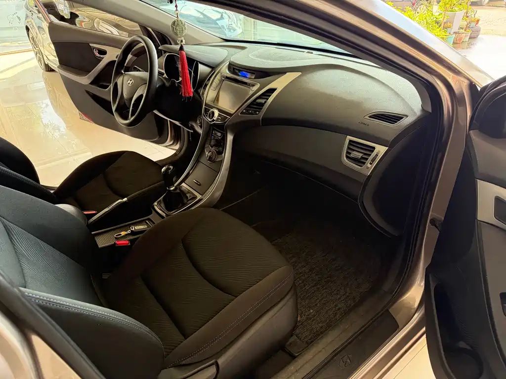 Hyundai Elantra Langdong — миниатюра 11