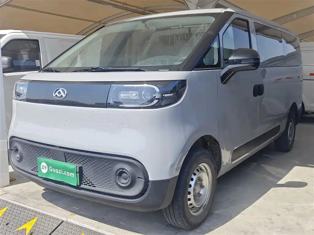 Maxus V1 2025