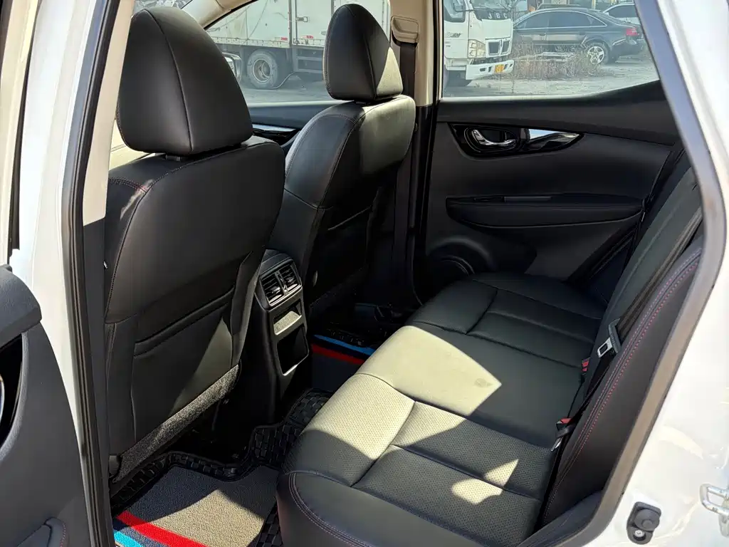 Nissan Qashqai — миниатюра 7