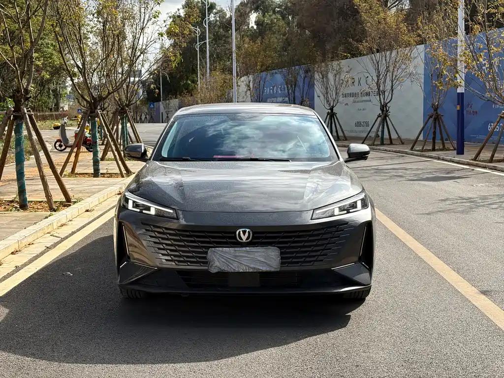 Changan Yida — миниатюра 2