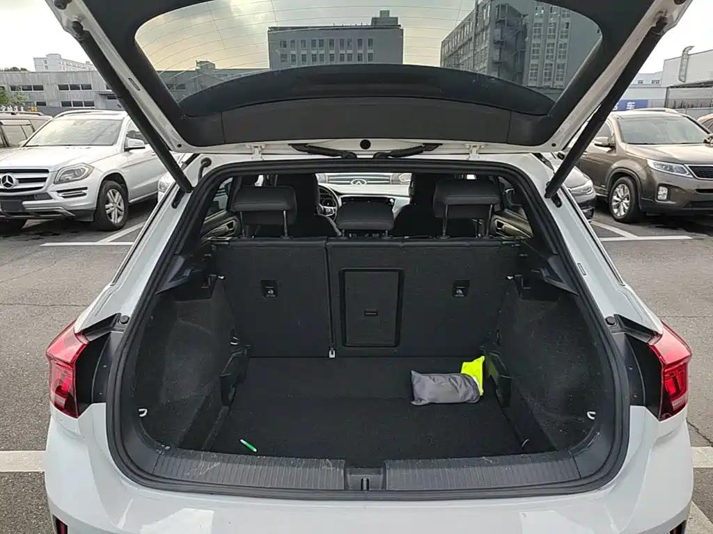Volkswagen T-Roc — миниатюра 19