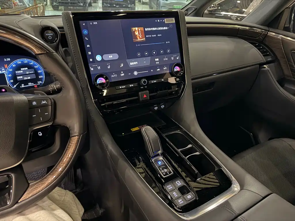 Toyota Vellfire 2025 2.5L