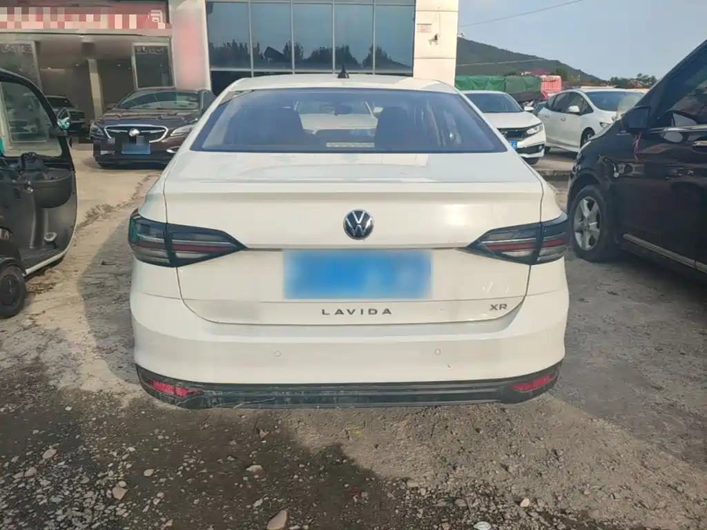 Volkswagen Lavida — миниатюра 6