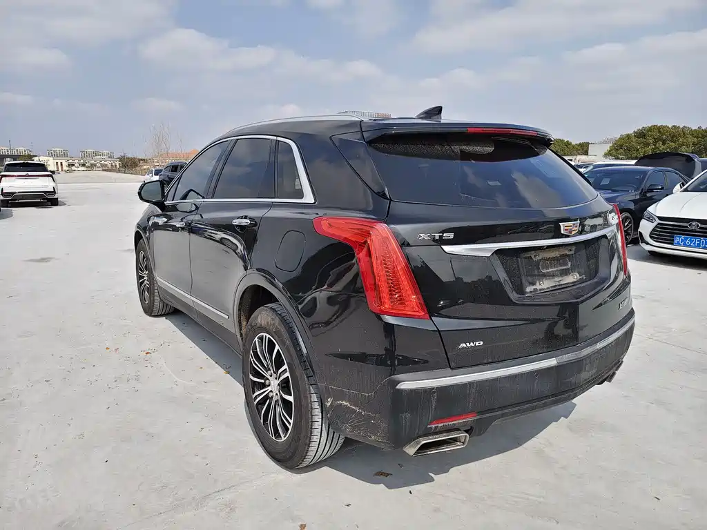 CADILLAC XT5