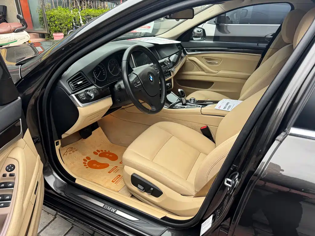 BMW 5 Series — миниатюра 2